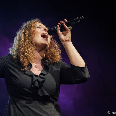 Myriam on stage