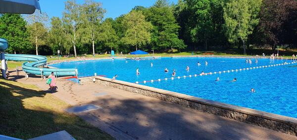 Schwimmbad21