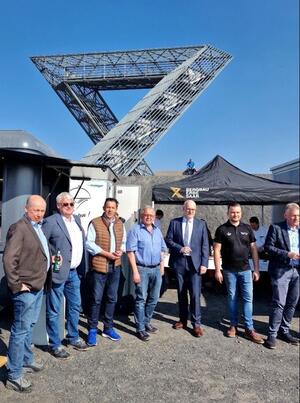 Gruppenbild - Er&ouml;ffnung Imbiss Bergehalde