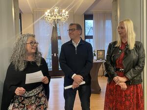 Vernissage Silberhaar_Begr&uuml;&szlig;ung der G&auml;ste