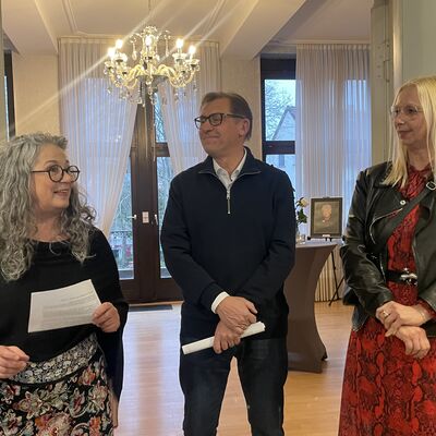 Vernissage Silberhaar_Begr&uuml;&szlig;ung der G&auml;ste