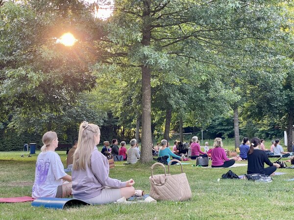 Yoga Freibad 1