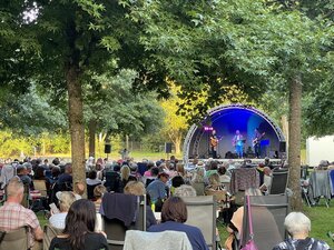 FKK / Freibad - Klappstuhl - Konzert 2025