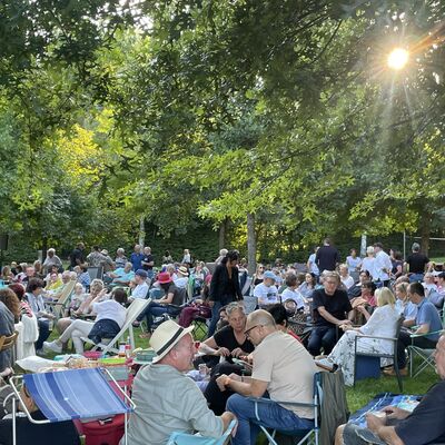 FKK / Freibad - Klappstuhl - Konzert 2025