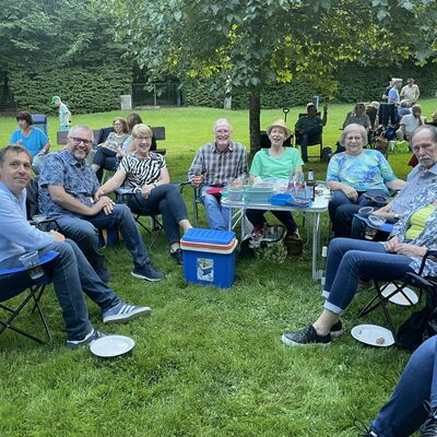 FKK / Freibad - Klappstuhl - Konzert 2025