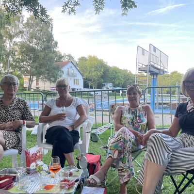 FKK / Freibad - Klappstuhl - Konzert 2025