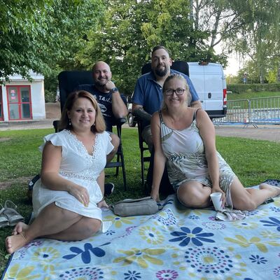FKK / Freibad - Klappstuhl - Konzert 2025