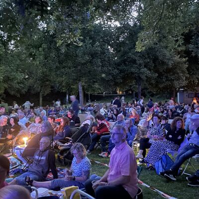 FKK / Freibad - Klappstuhl - Konzert 2025