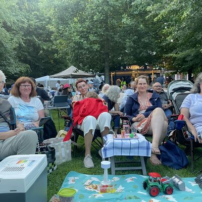 FKK / Freibad - Klappstuhl - Konzert 2025